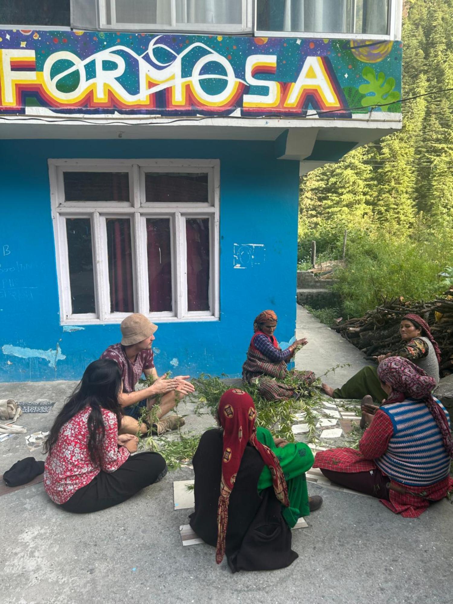 Formosa Hostel & Cafe Kasol Bagian luar foto
